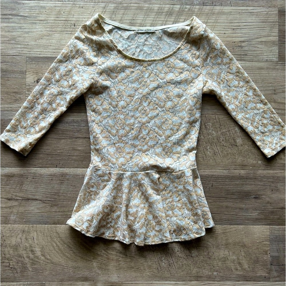 Tea N Rose Gold Laced 3/4 sleeve Top